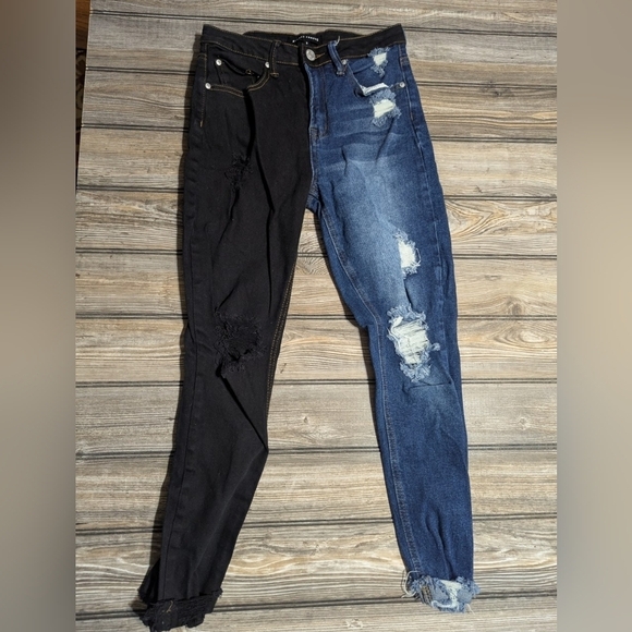 Almost Famous size 3 jeans in black/white with tapered ankle - Picture 7 of 13